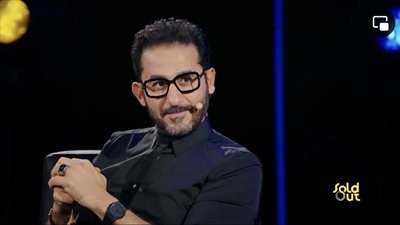 أحمد حلمي يكشف كواليس أول لقاء مع أحمد زكي: قابلته في مطعم وهذه أسئلتي له (فيديو)