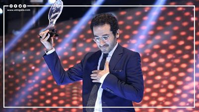 أحمد حلمي.. كيف قادته الصدفة إلى أول طريق النجاح؟ (فيديوجراف)