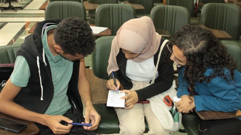 طلاب جامعة أسيوط