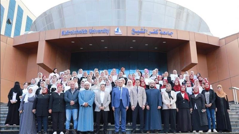 وفدُ مركز الأزهر