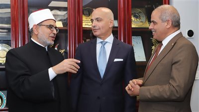 رئيس جامعة عين شمس يستقبل نظيره بالأزهر