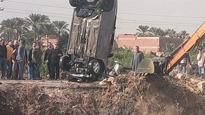 جانب من انقلاب السيارة،