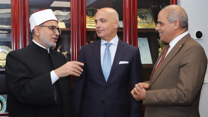 جامعة عين شمس، فيتو