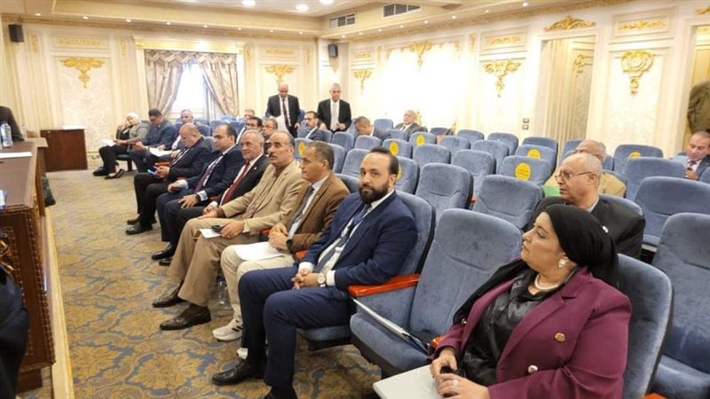 الفولى خلال الجلسة