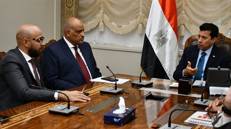 وزير الشباب والرياضة