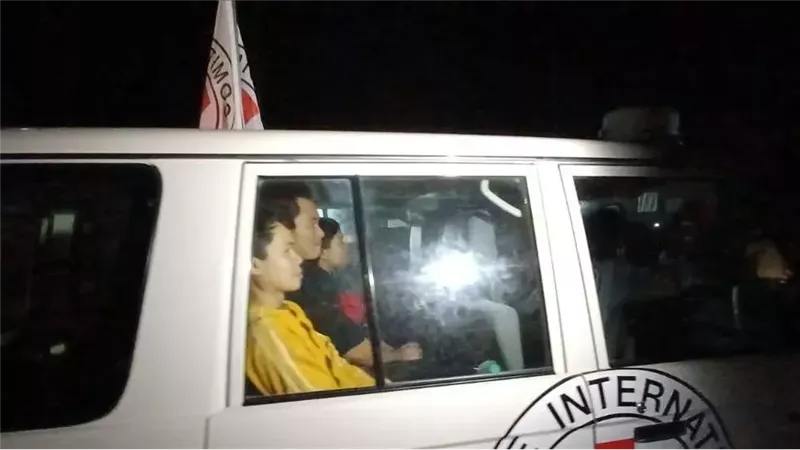 الأسري الإسرائيلين،