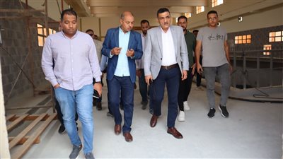 مسؤولو 