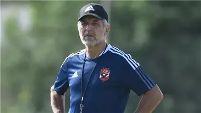 الدوري المصري، كولر يحاضر لاعبي الأهلي بالفيديو استعدادا لمباراة سموحة