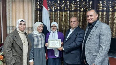 وكيل تعليم دمياط يكرم الفائزين فى مسابقة اكتشف التاريخ 