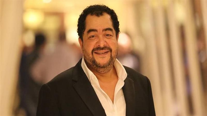 الفنان طارق عبد العزيز،