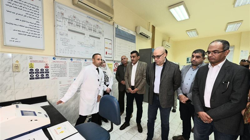وزير الاسكان خلال