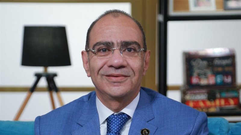 د. حسام حسني، فيتو