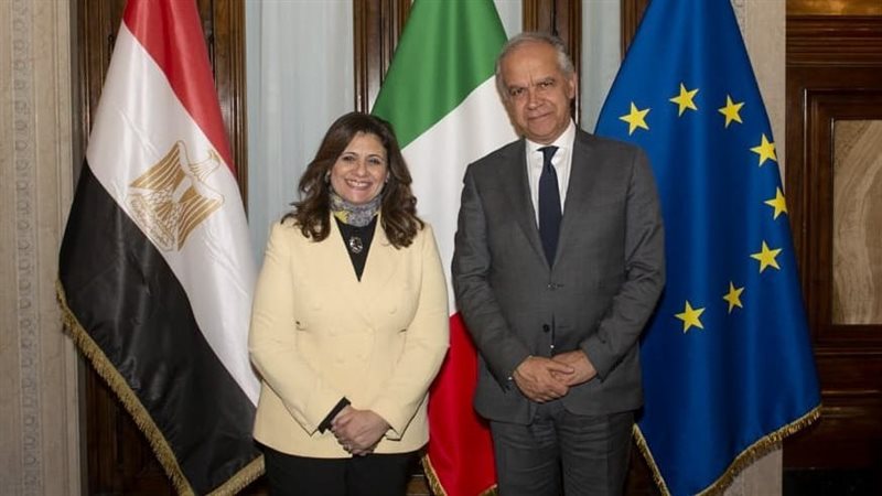 وزيرا الهجرة المصري
