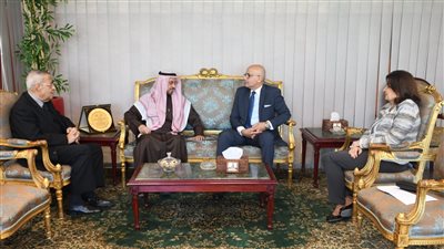 مدير مركز العلوم بالإمارات في ضيافة جامعة عين شمس 