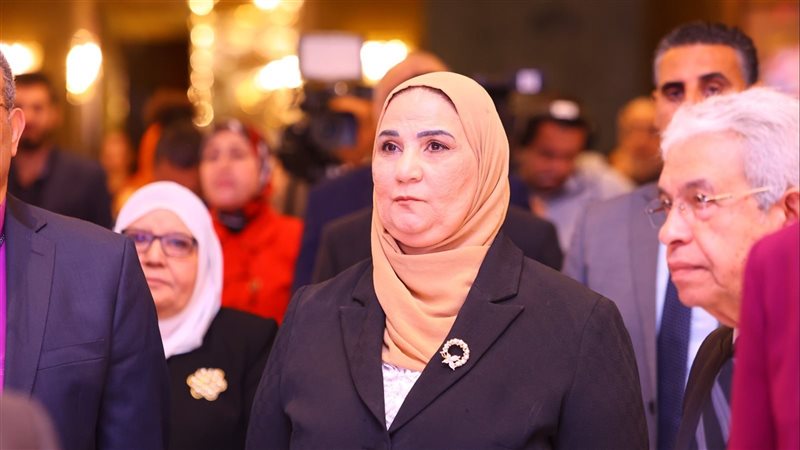  نيفين القباج وزيرة