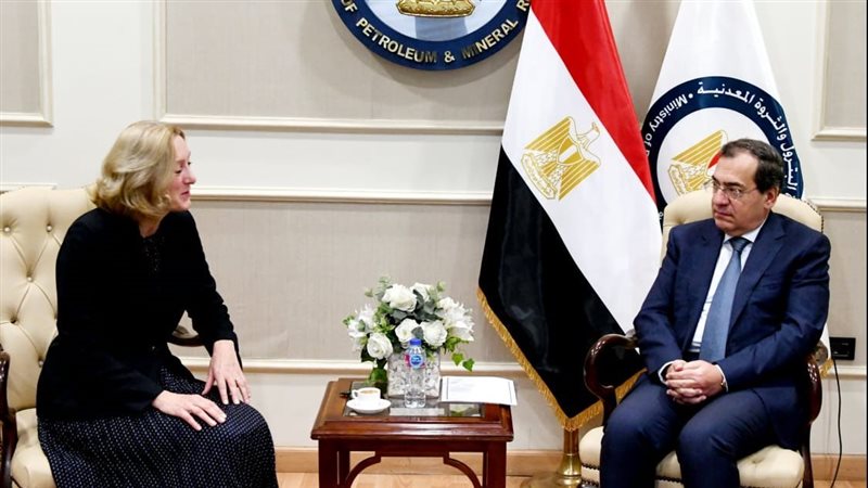 وزير البترول خلال