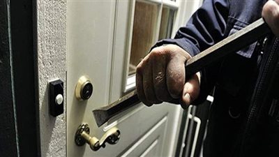 تفريغ كاميرات المراقبة في واقعة سرقة عاطل لـ 