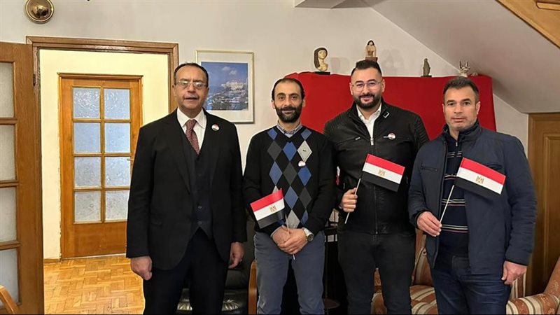 توافد ابناء الجالية