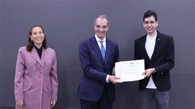 وزير الاتصالات يشهد تخريج الدفعة الأولى من مبادرة مصر تصنع الإلكترونيات
