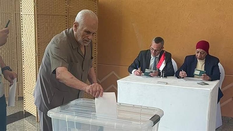  توافد المصريين للتصويت