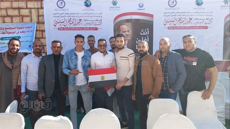 لوحة بعنوان ألف سبب
