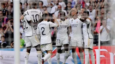 أنشيلوتي يعلن قائمة ريال مدريد لمباراة ألافيس في الليجا و8 غيابات مؤثرة 