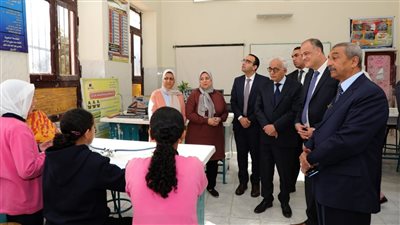 وزير التربية والتعليم يتفقد مدرسة فاطمة الزهراء الإعدادية بنات بالإسماعيلية (صور)