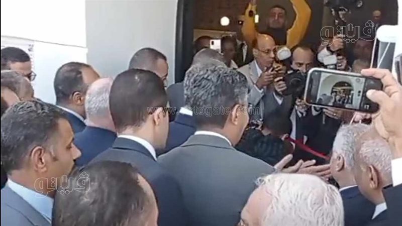 زيارة وزير الاتصالات