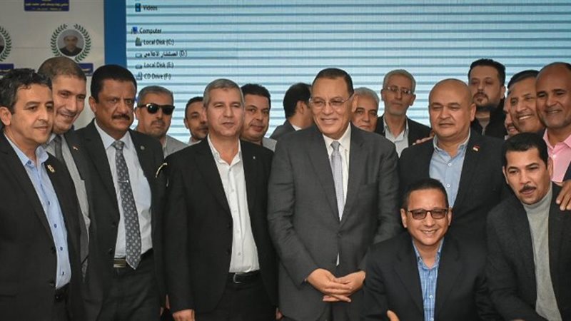 المحافظ شارك في الجلسةالوطنية