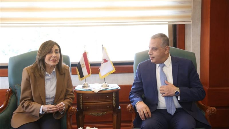 وزيرة الثقافة ومحافظ