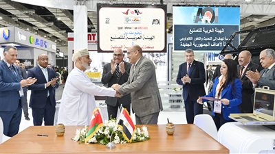 الهيئة العربية للتصنيع توقع عقدا للتعاون مع شركة زيد العالمية العمانية