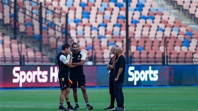  دوري أبطال أفريقيا، الجهاز الفني للأهلي يراجع خطة مباراة شباب بلوزداد بالمحاضرة الختامية