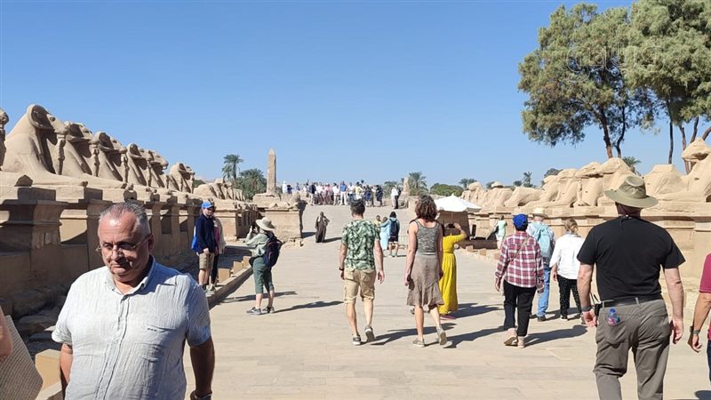 إقبال السائحين على