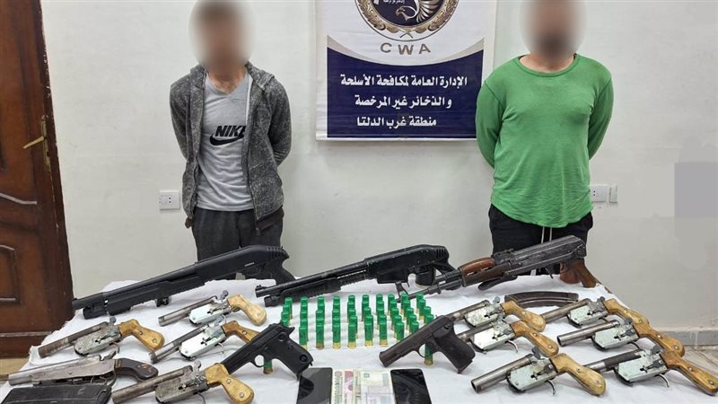 سقوط اثنين من العناصر