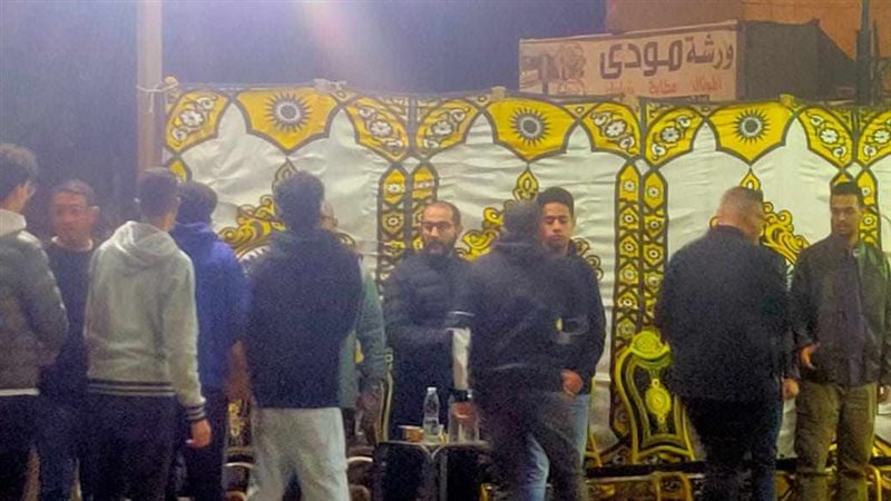 عزاء شقيق الفنان
