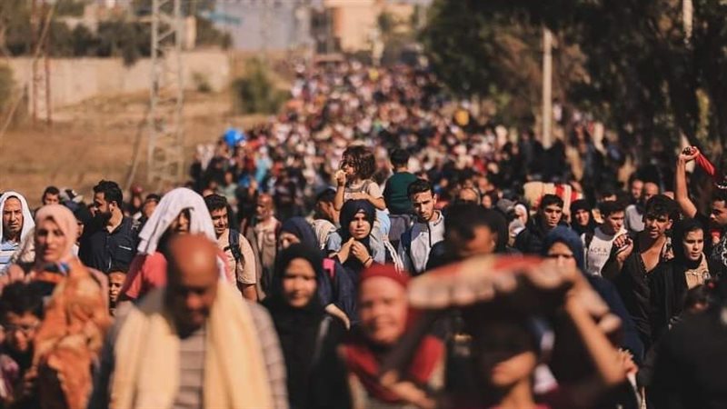 دفع الفلسطينيين تجاه