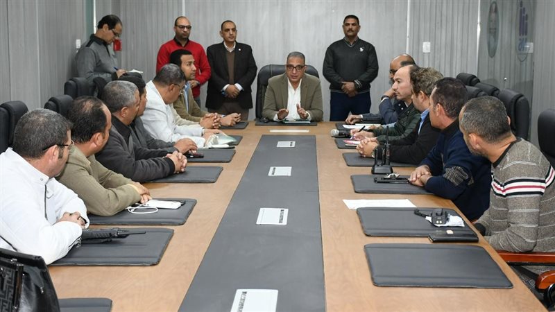 محافظ الفيوم وغرفة