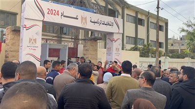 القبائل تحتشد أمام لجان الانتخابات الرئاسية في شمال سيناء (فيديو وصور)