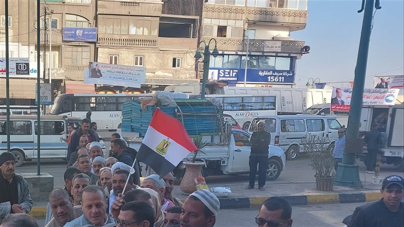 توافد الناخبين للادلاء