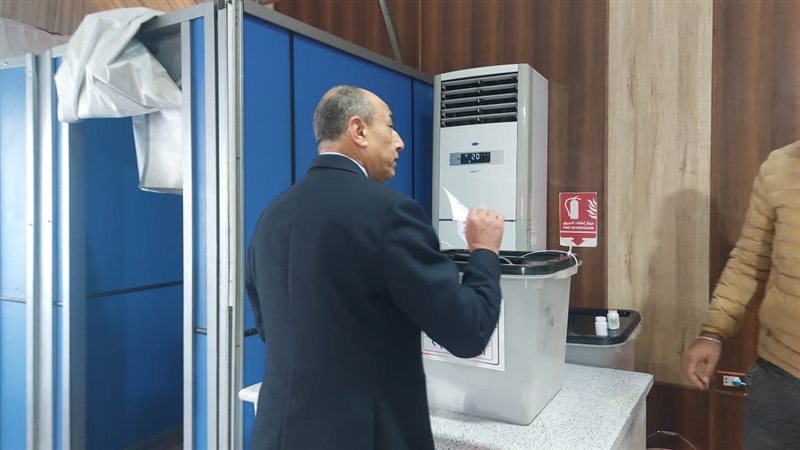 وزير الطيران الفريق