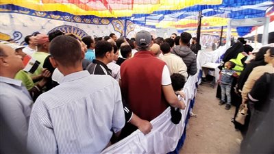 حشود كبيرة أمام المقار الانتخابية بجميع مدن جنوب سيناء (صور)