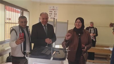 رئيس جامعة المنصورة يدلي بصوته في الانتخابات الرئاسية (فيديو وصور)