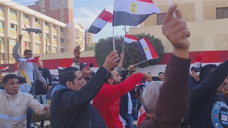 من أمام اللجان الانتخابية