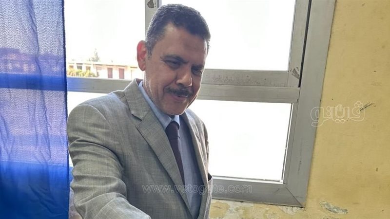 الدكتور أحمد أبو