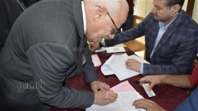 محافظ بورسعيد يدلي بصوته في الانتخابات الرئاسية 2024 (صور)