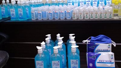 ضبط صاحب شركة حجب 40 ألف طن مستلزمات طبية عن التداول بغرض الاحتكار بالقاهرة