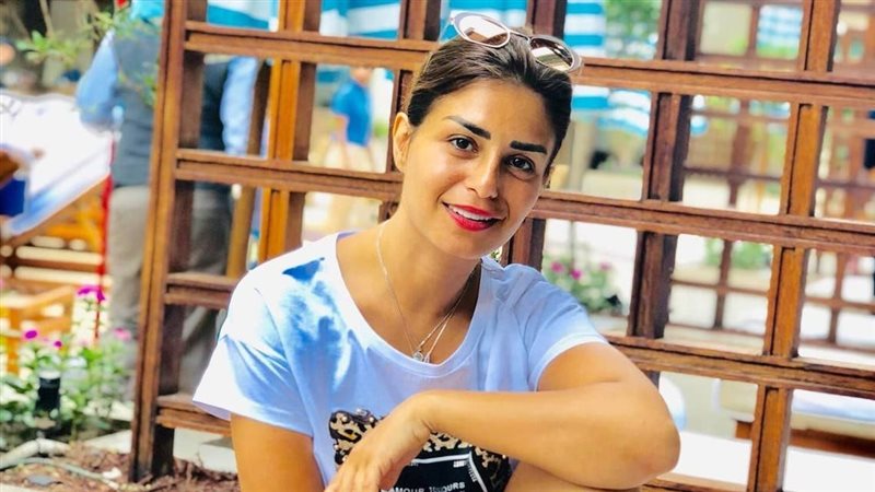 الفنانة منه فضالي