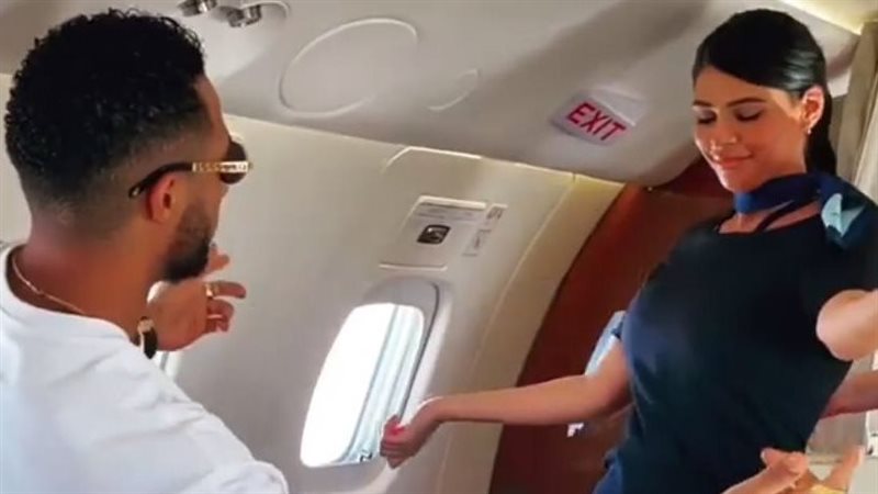 محمد رمضان مع إحدى
