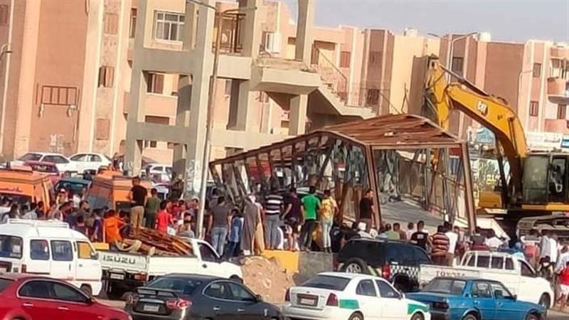  سقوط كوبري مشاة