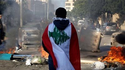 سياسي لبناني: البلاد على أعتاب مزيد من الانقسام والتوتر | فيديو